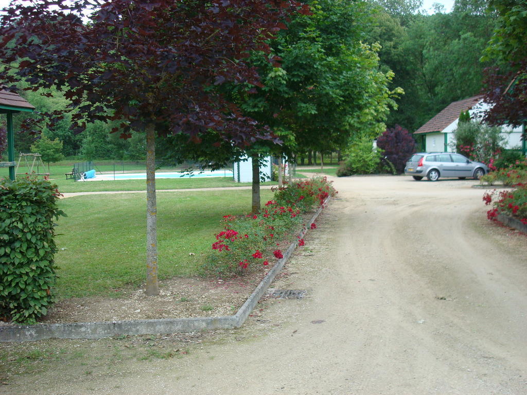 Village-Chalets Le Ru Du Pre Deux Rivieres Bilik gambar