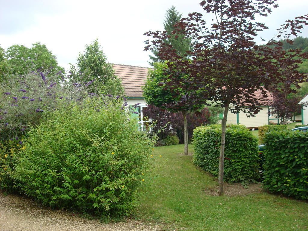 Village-Chalets Le Ru Du Pre Deux Rivieres Bilik gambar