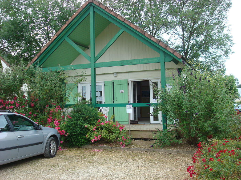 Village-Chalets Le Ru Du Pre Deux Rivieres Bilik gambar