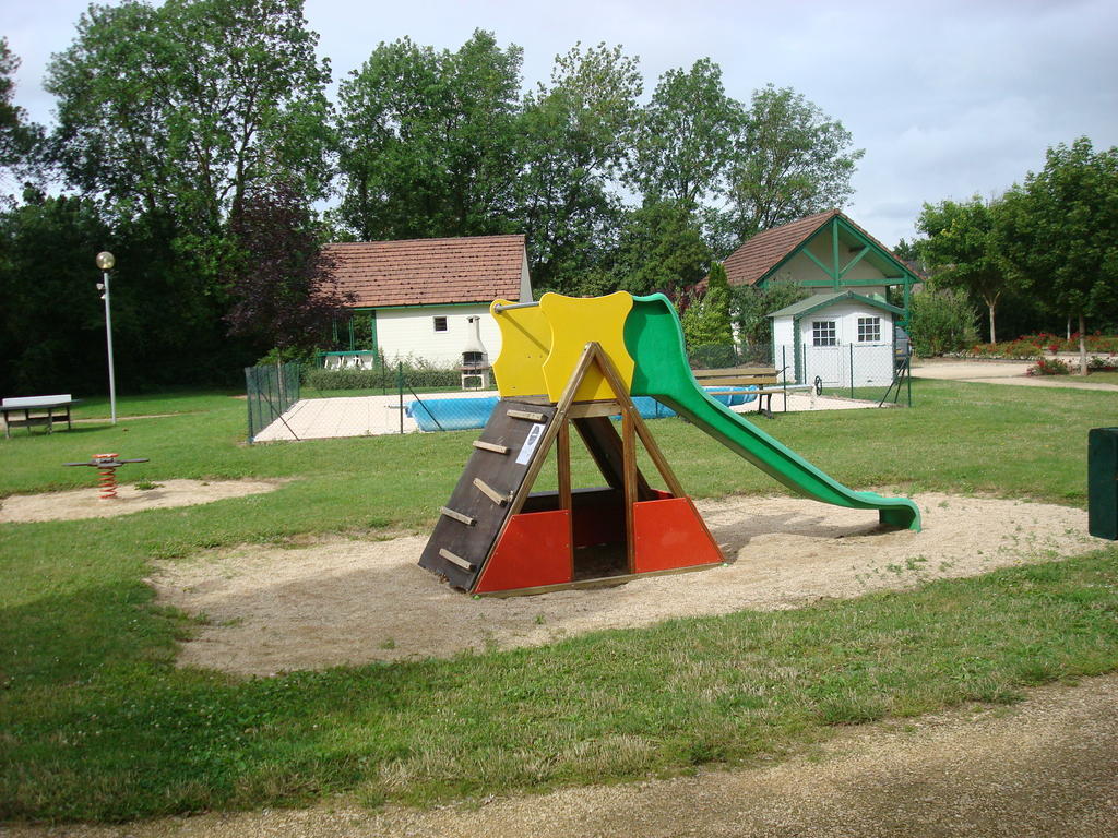 Village-Chalets Le Ru Du Pre Deux Rivieres Bilik gambar
